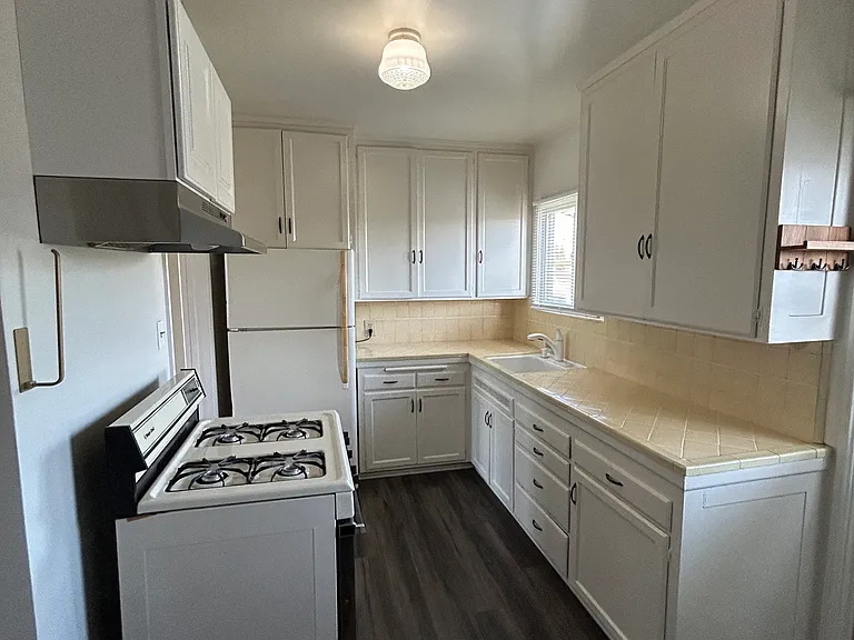 506 W Riggin St #1/2 — Photo 5