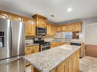 98 S Village Knoll Cir, Spring, TX 77381