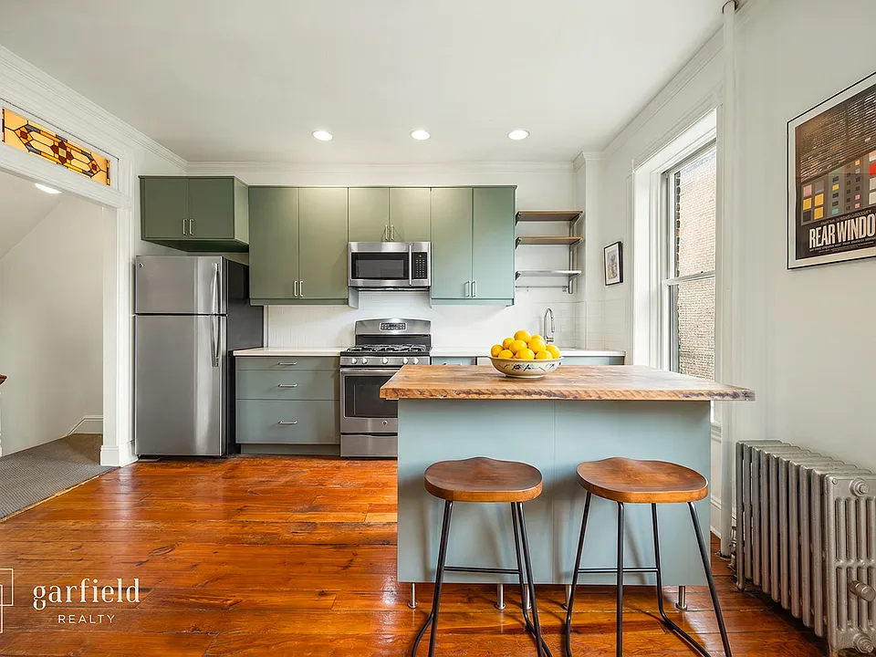 390A 6th Ave #2