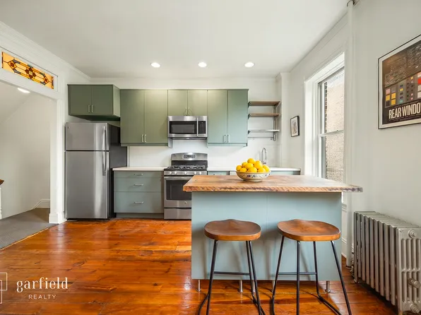 390a Sixth Avenue image 1 of 12