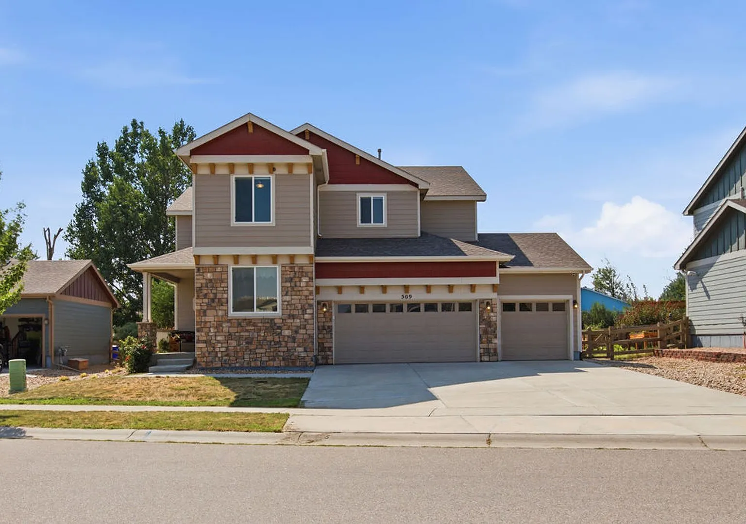 4 Bedroom 3 Bathroom in Berthoud — Photo 2