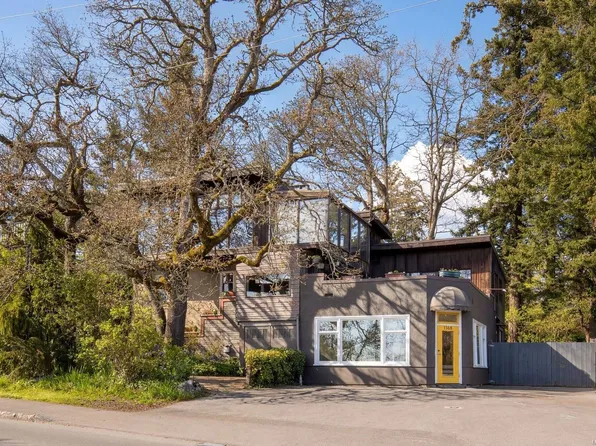 1168 Burnside Rd W, Saanich, BC V8Z 1N6