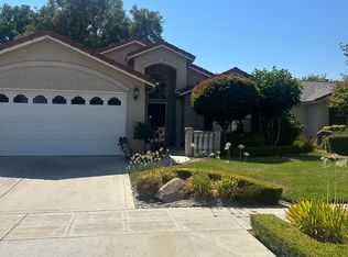 7403 N Mansionette Dr, Fresno, CA