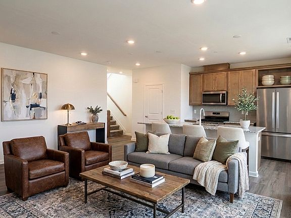 5th image of 200 Balsam St #213