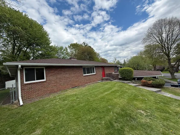 319 Barrington Rd, Syracuse, NY 13214