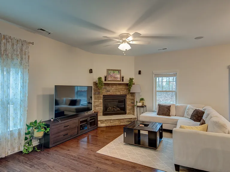 1928 Rustica Dr — Photo 16