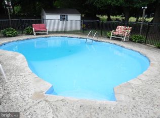 35 Traynor Ln, Willingboro, NJ 08046