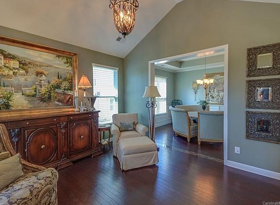 3rd image of 9202 Rayneridge Dr #204
