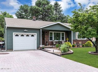 12 Millbrook Dr, Toms River, NJ 08757