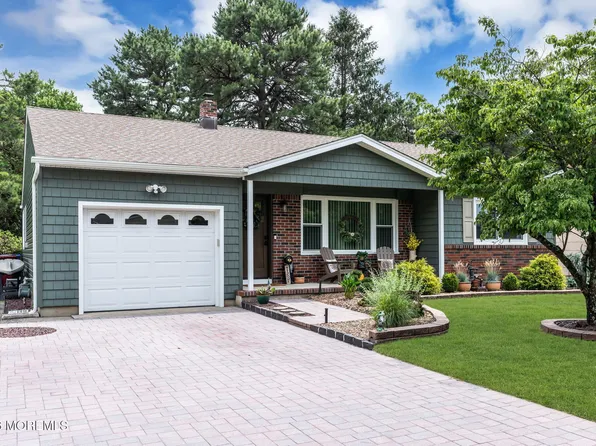 12 Millbrook Drive, Toms River, NJ 08757