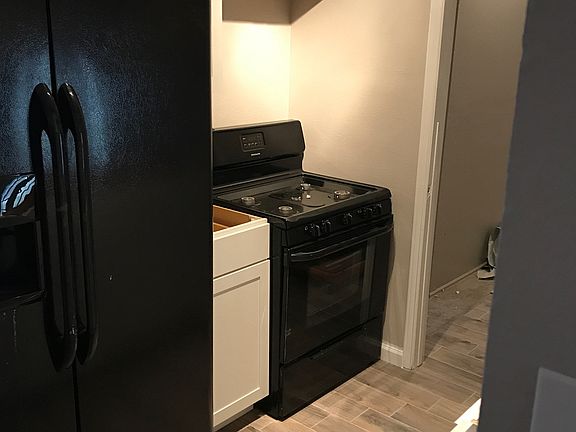 3rd image of 5045 Becknell Ln