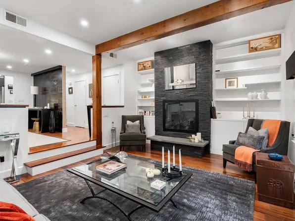 76 Ober Rd #76, Newton Center, MA 02459