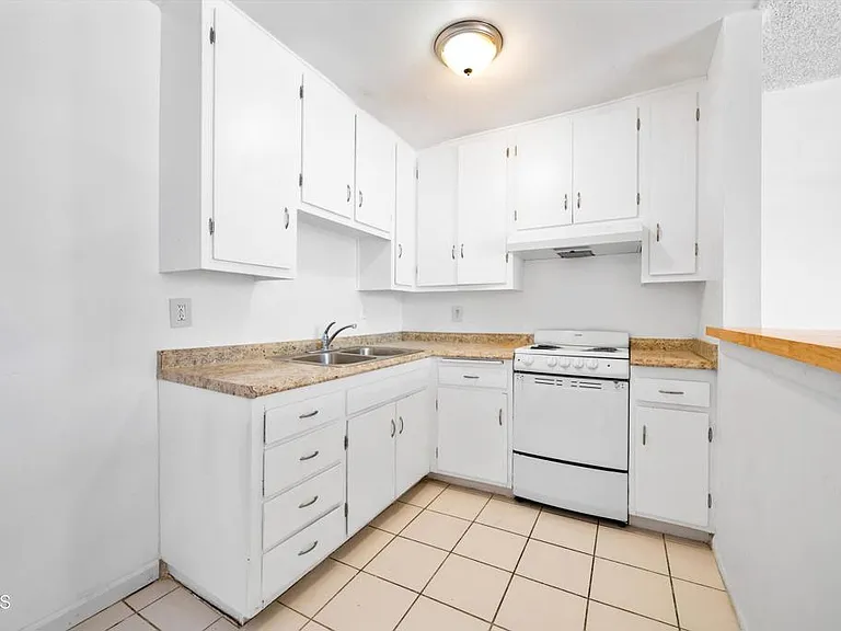 13040 Dronfield Ave #3 — Photo 8