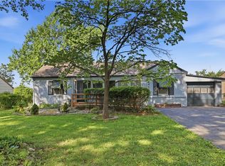 8816 Daniel Boone Rd, Kansas City, MO 64114