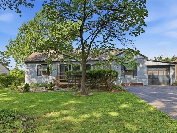 8816 Daniel Boone Rd, Kansas City, MO 64114