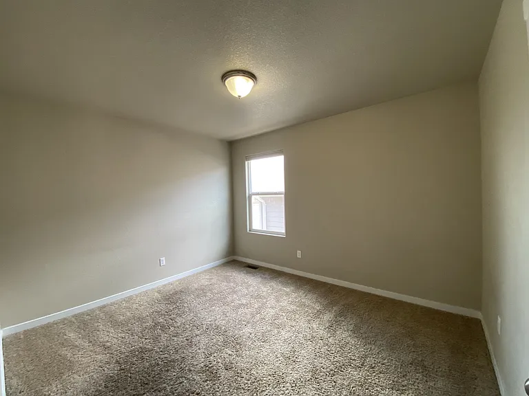 2467 Dorset Dr — Photo 9