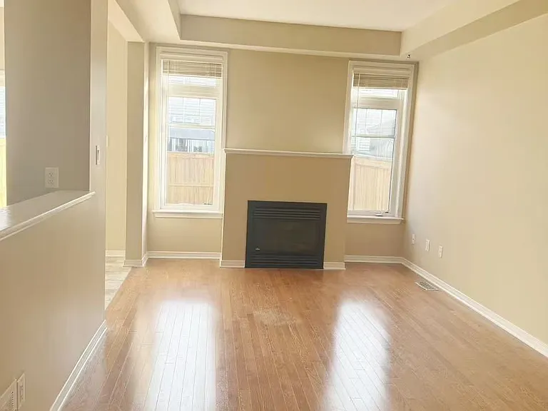 212 Losino Cres — Photo 5
