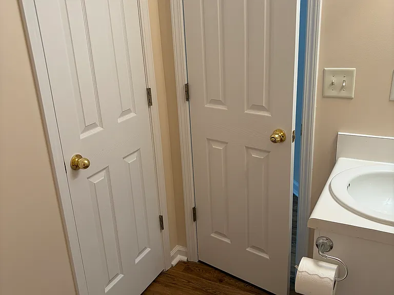 214 Bainbridge Cir — Photo 11