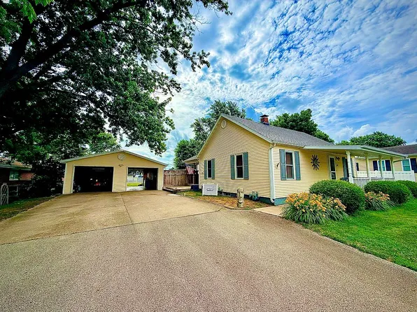 122 S Elwood St, Forsyth, IL 62535