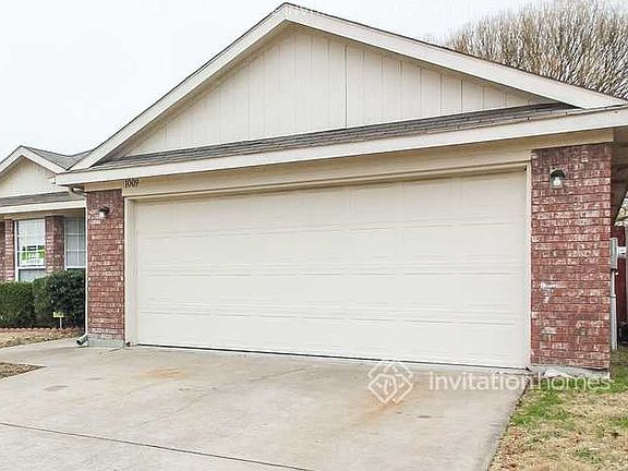 2nd image of 1009 Hannah St