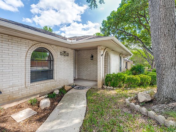 3rd image of 15322 Delachaise