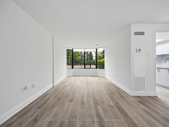 3rd image of 7420 Bathurst St #101
