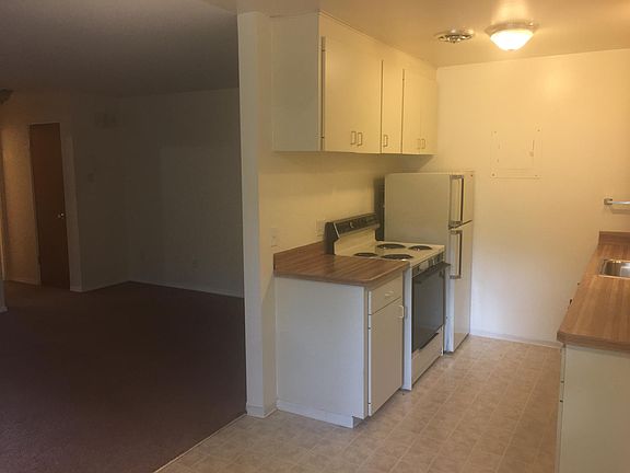 3rd image of 3415 NE 70th St APT 8