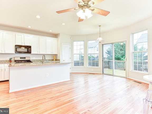 5th image of 6815 Oregano Ln