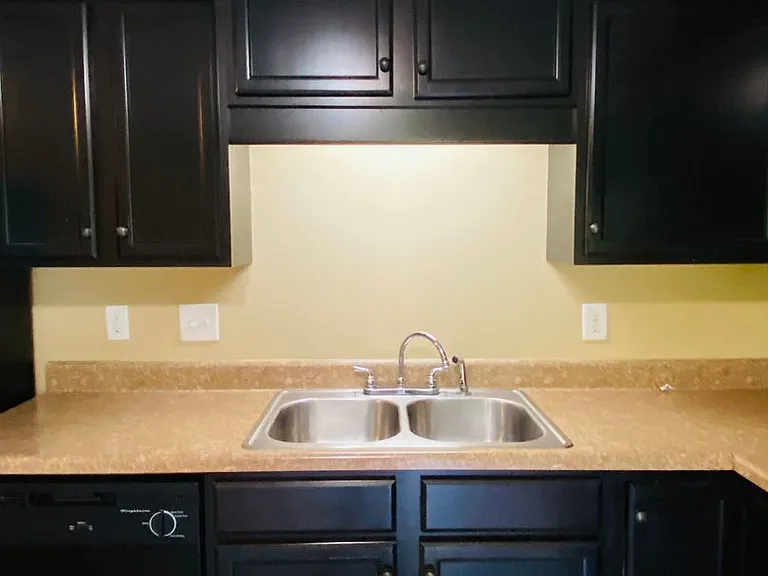 1725 Thistlewood Dr #B — Photo 20