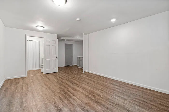Studio, 1.0 bath, 500 sqft, $975 — Photo 3