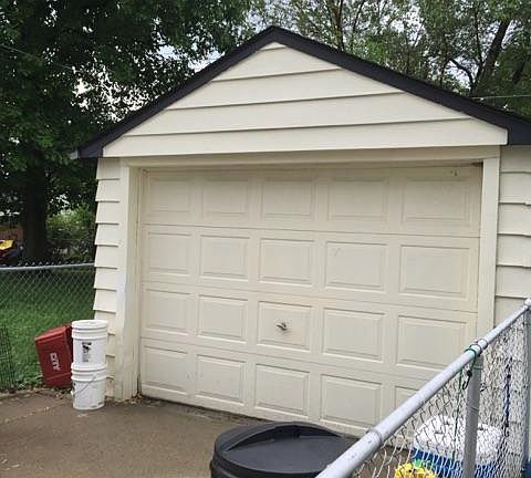 2nd image of 1391 Rose Ave