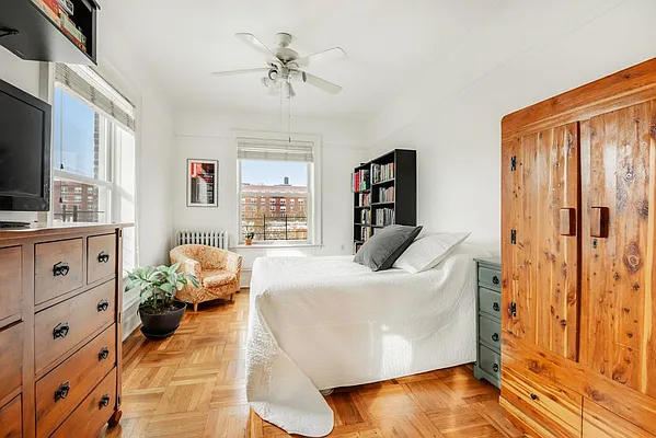 Sold by Compass | media 10