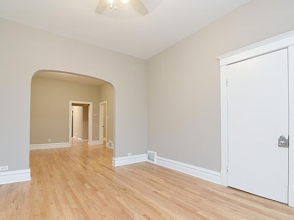 3rd image of 2914 N Richmond St #1