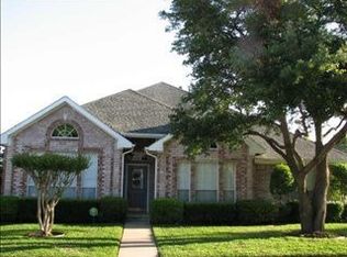 2513 Classic Ct W, Bedford, TX 76021