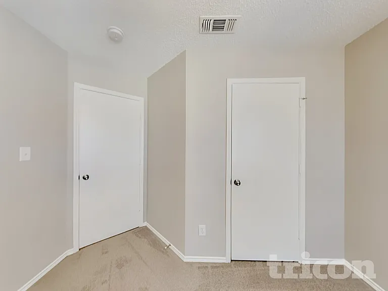813 Indigo Ter — Photo 11