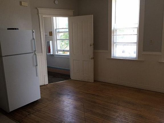 4th image of 929A E Chambers St #Second