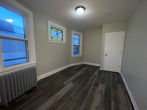 3rd image of 117 Berkshire Pl Floor 1