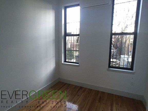4th image of 128 Boerum St #208