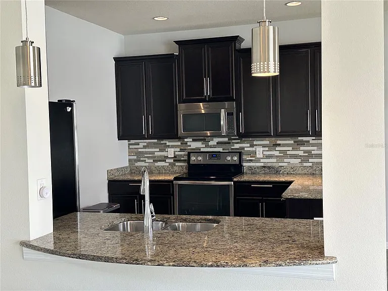 4515 Savannah Holly Pl — Photo 10