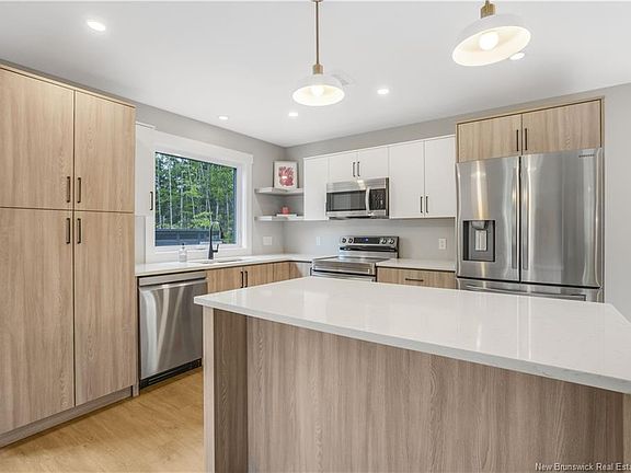 2nd image of 9 Waylon Ct