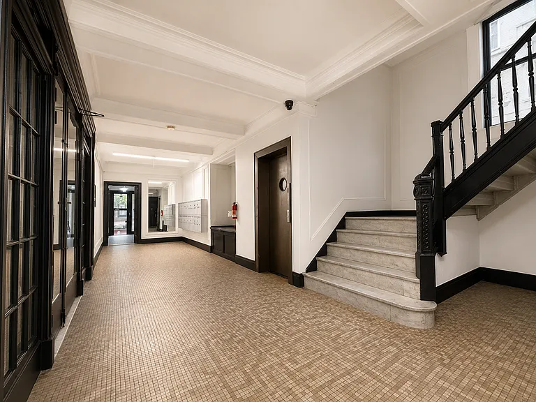 684 Riverside Dr #3C — Photo 7