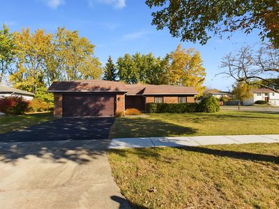 1700 Shorewood Dr W, Hoffman Estates, IL, 60192