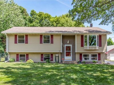 797 Guthrie Ave N, Oakdale, MN, 55128