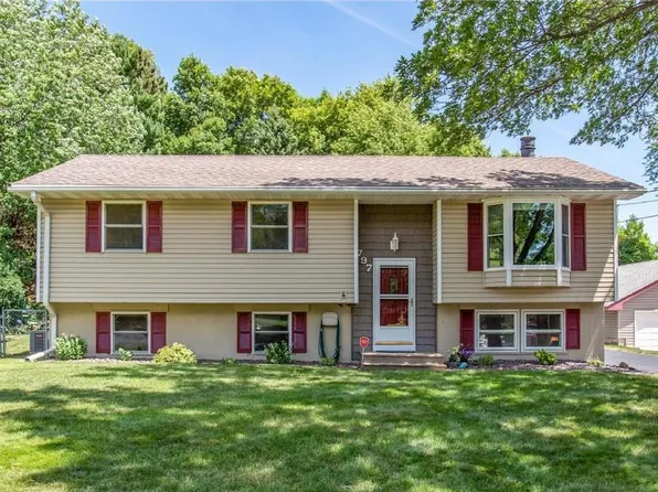 797 Guthrie Ave N, Oakdale, MN 55128