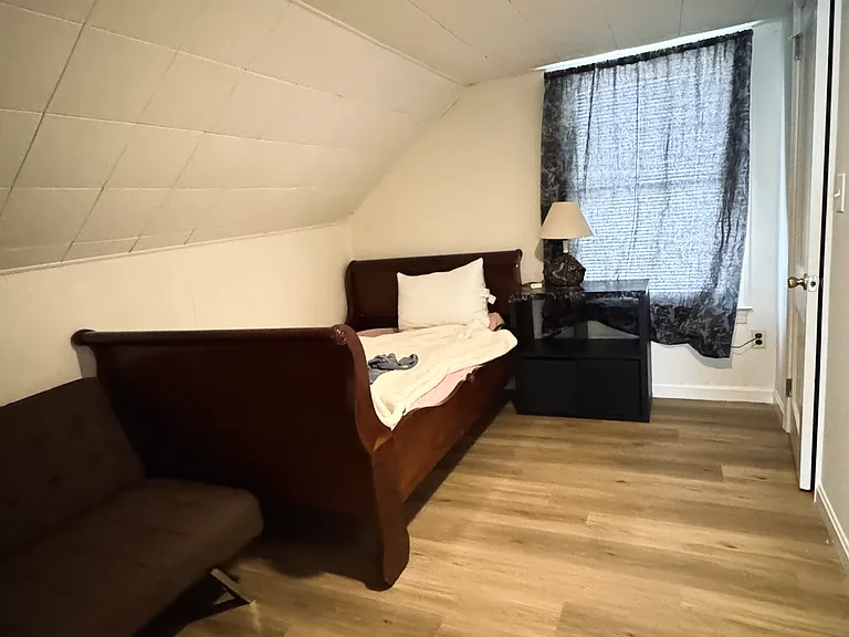 1103 Edmonston Dr — Photo 15