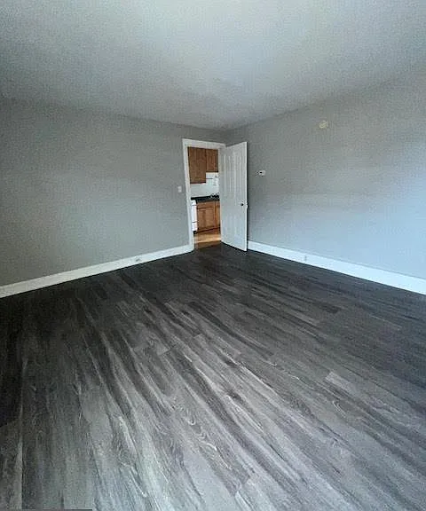 131 W Miner St — Photo 7