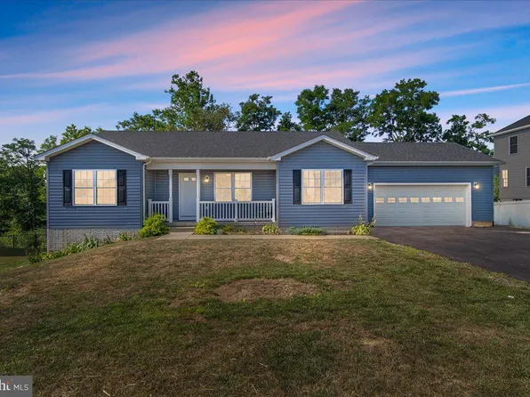 224 Hannah Ln, Bunker Hill, WV 25413