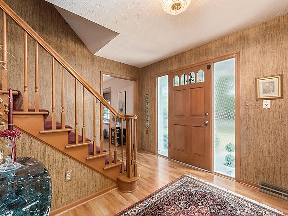 3rd image of 5569 Farms Dr