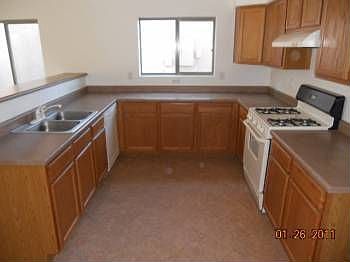 4th image of 404 E Placita Lezna