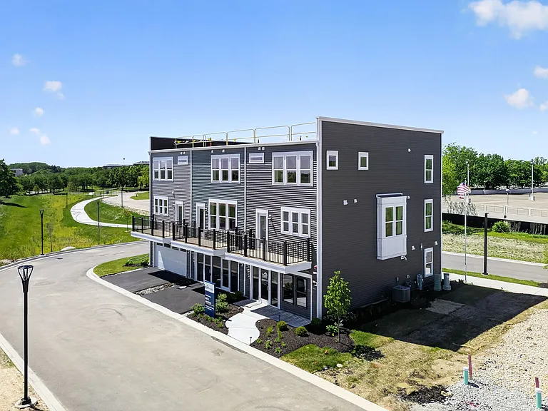 2635 Lohan Way — Photo 4
